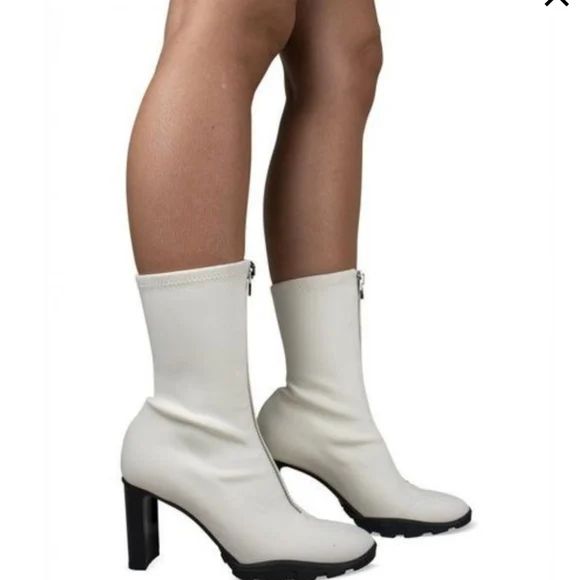 Alexander McQueen Boots - Picture 3 of 13